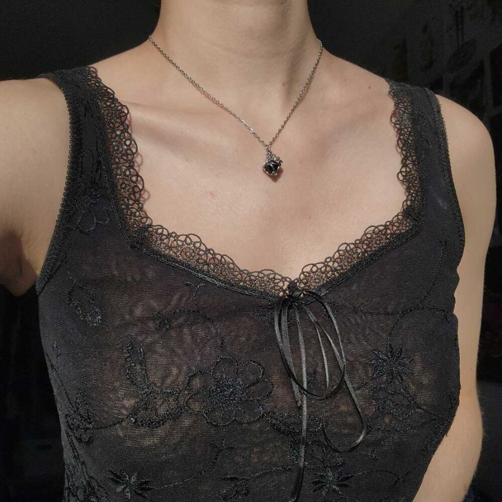 Black and silver goth necklace with a small silver chain - Picture 5 of 12